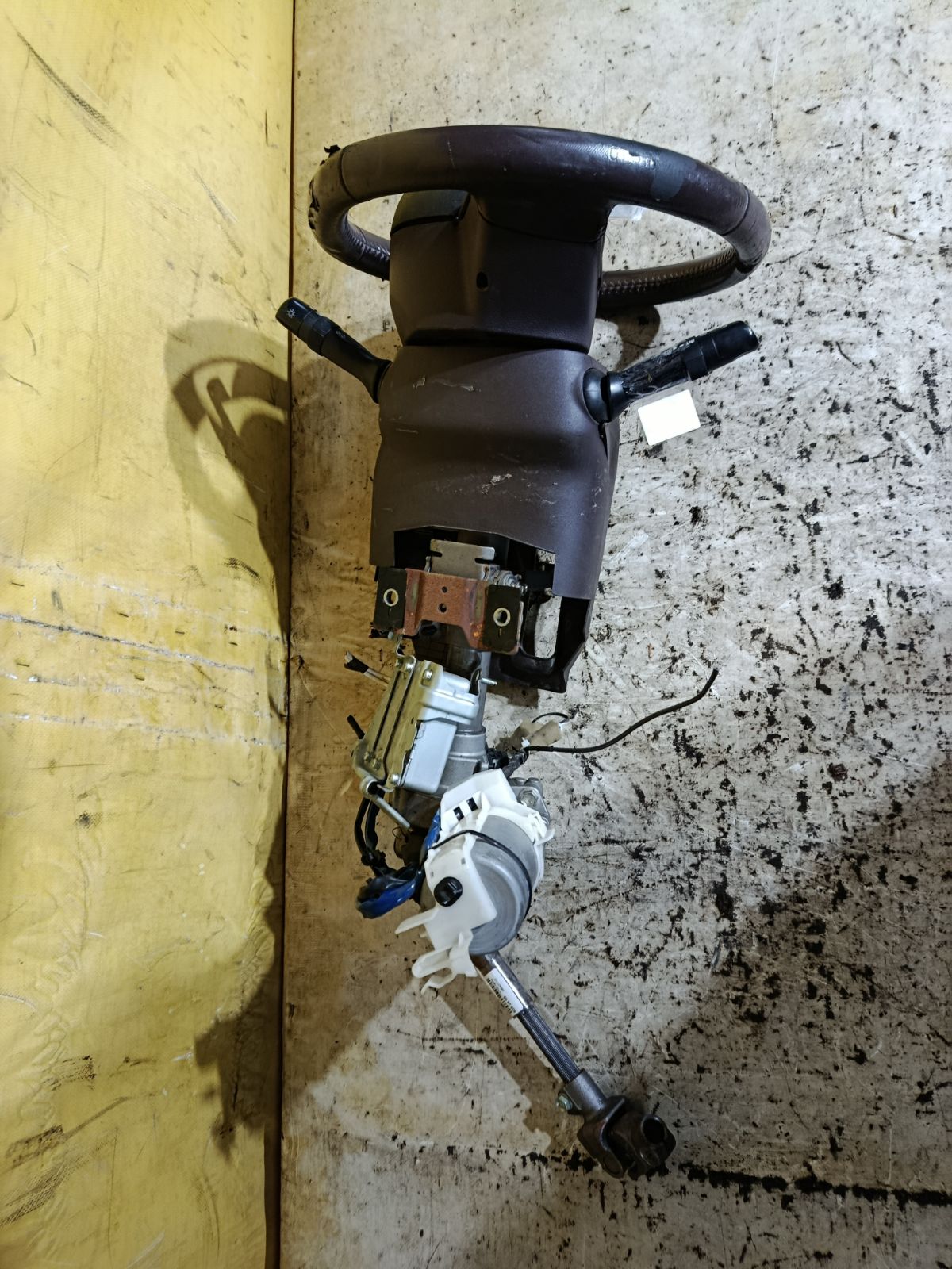 Рулевая колонка на Toyota Spade NCP141 Фото 3