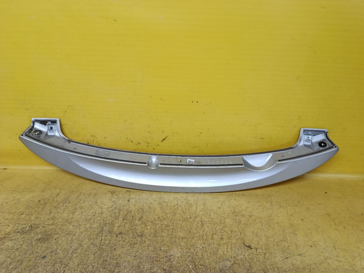 Спойлер 76085-44070 на Toyota Isis ANM10G Фото 6
