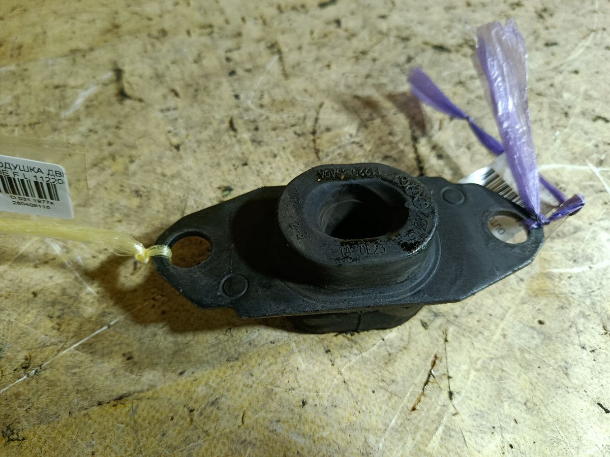 Подушка двигателя 11220-3DA0A на Nissan Juke YF15 HR15DE Фото 4