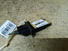 Датчик расхода воздуха 22680-7S000 на Nissan Фото 3