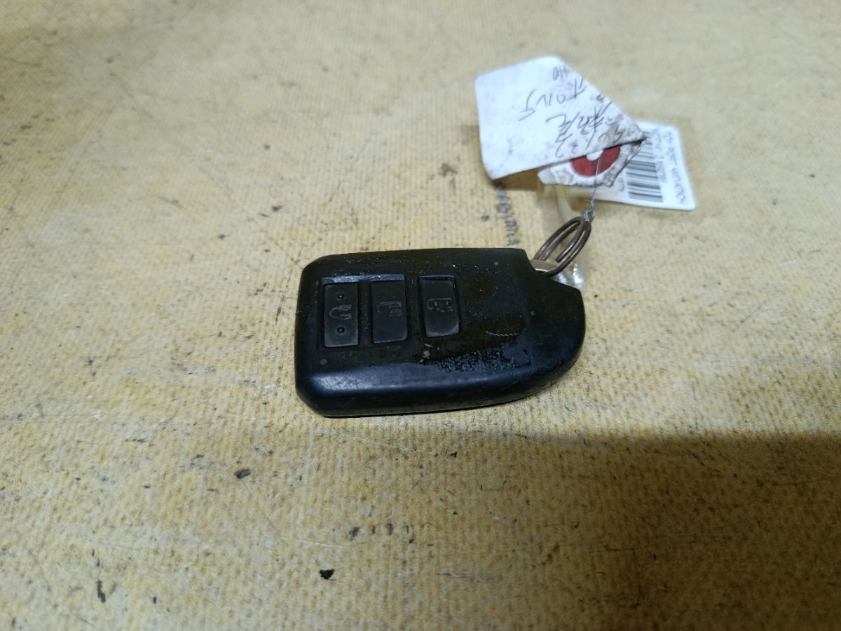 Чип-ключ на Toyota Porte NCP141 Фото 4