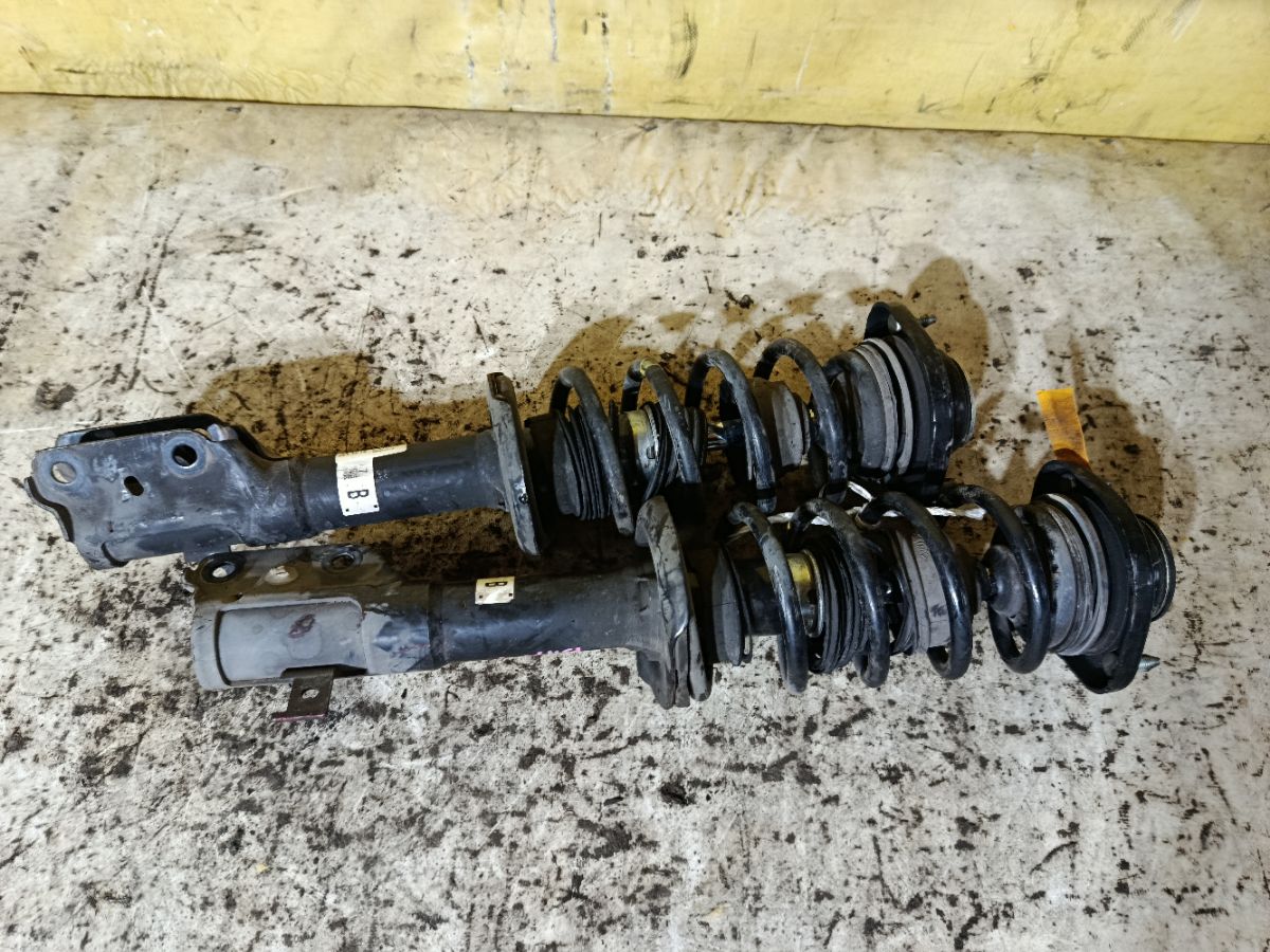 Стойка амортизатора на Mitsubishi Ek Space B11A 3B20 Фото 3