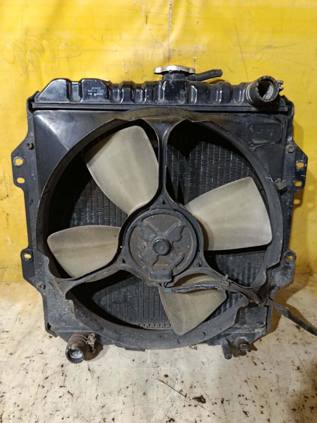 Радиатор ДВС на Suzuki Jimny JA22W K6A Фото 2