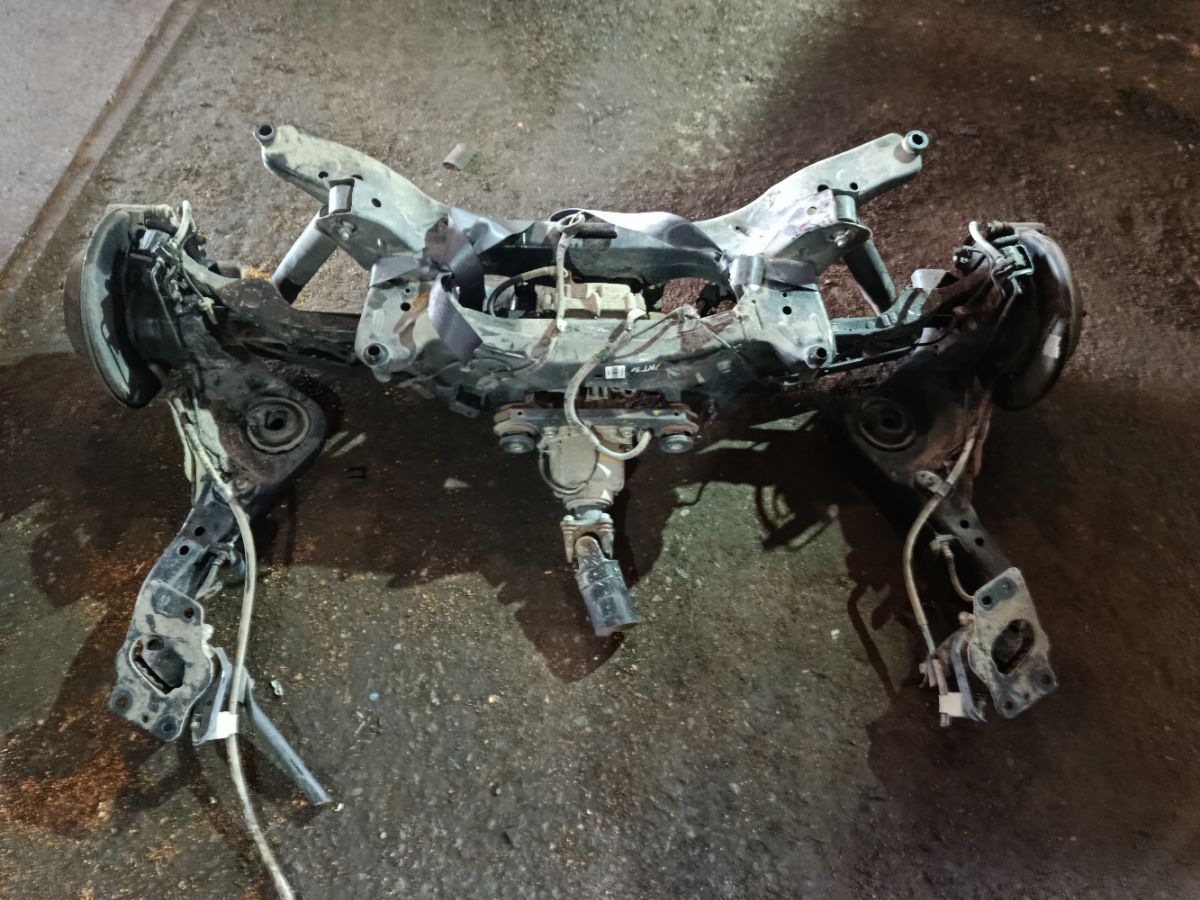 Балка подвески на Nissan X-Trail NT31 MR20DE Фото 1