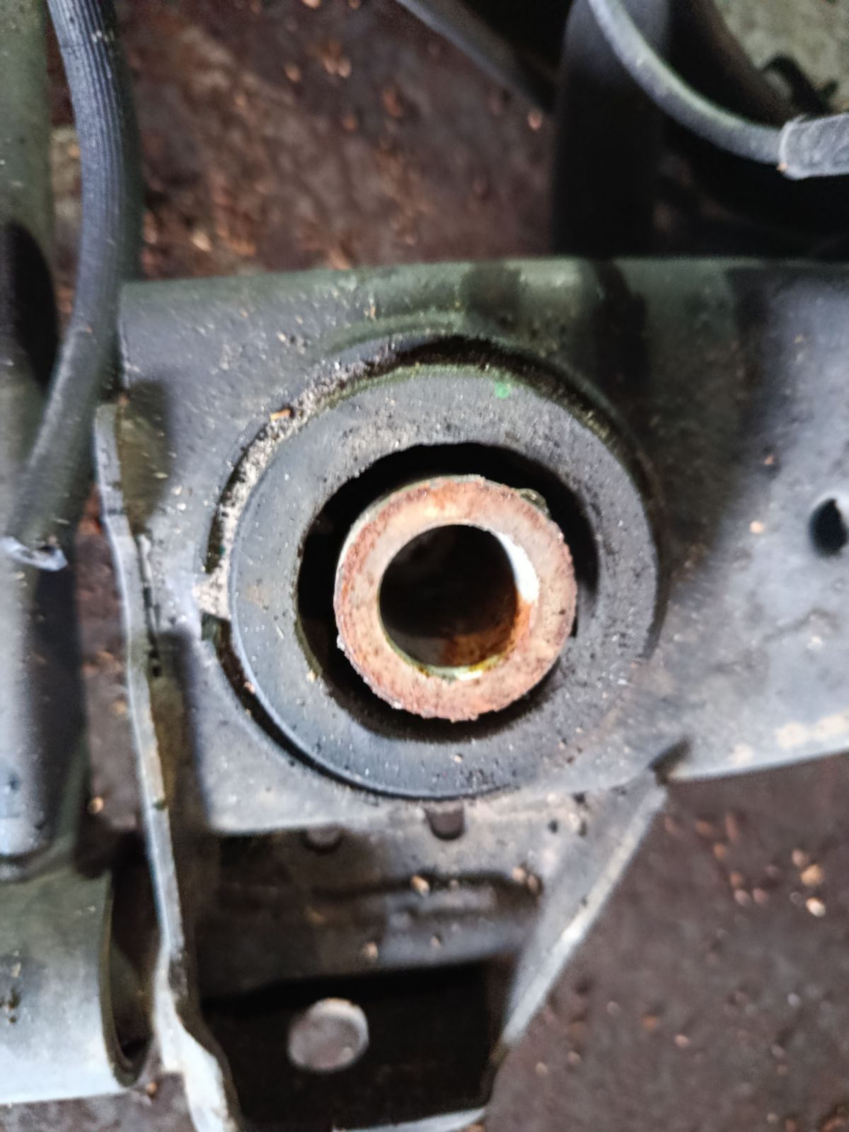 Балка подвески на Nissan Teana J31 VQ23DE Фото 8