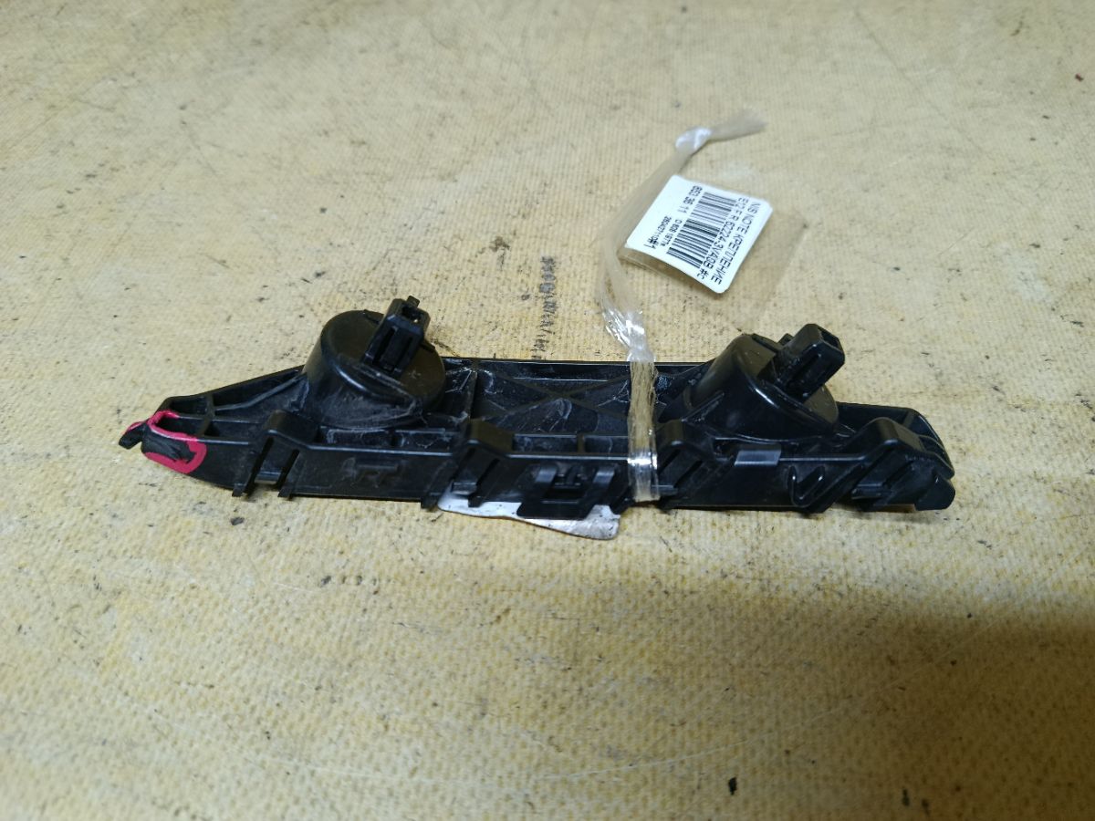 Крепление бампера 62224-3VA0B, 62224-3VA0A на Nissan Note E12 Фото 1