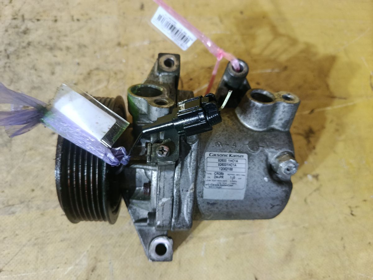 Компрессор кондиционера 92600-1HC1A на Nissan Tiida C11 HR15DE Фото 1