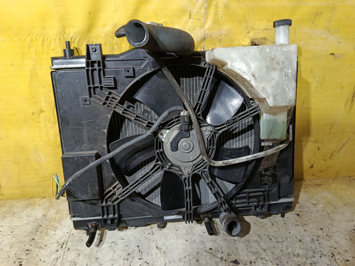 Радиатор ДВС на Nissan Tiida JC11 MR18DE Фото 3