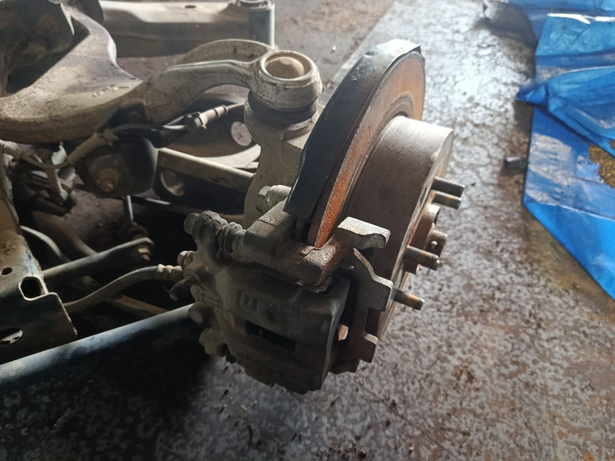 Балка подвески на Nissan Murano TNZ51 QR25DE Фото 5