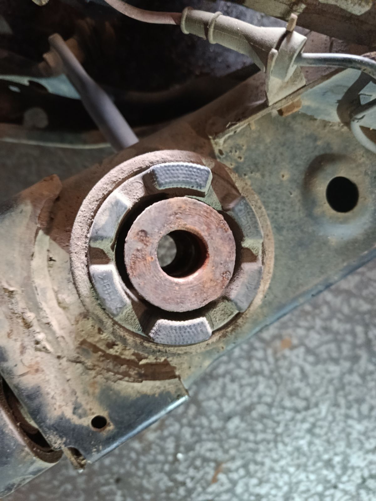 Балка подвески на Nissan Murano TNZ51 QR25DE Фото 8