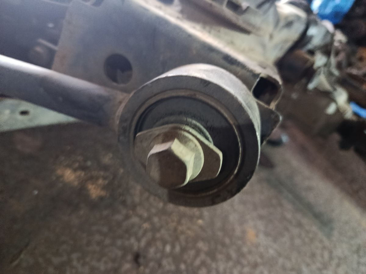 Балка подвески на Nissan Murano TNZ51 QR25DE Фото 10