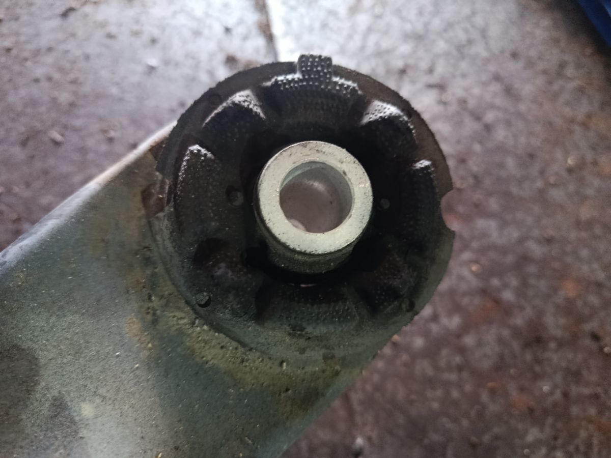 Балка подвески 51206-30080 на Toyota Crown GRS182 3GR-FSE Фото 9