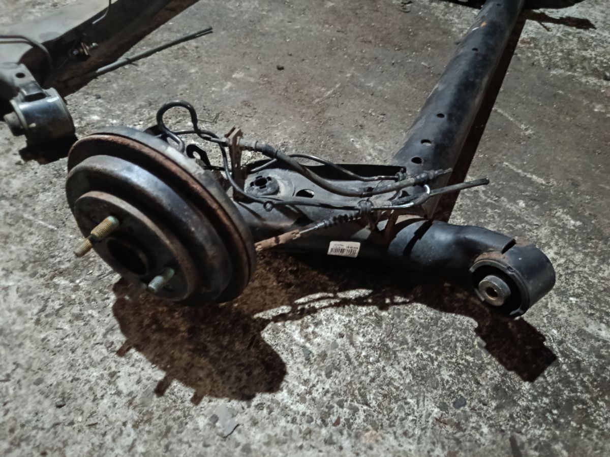 Балка подвески на Mazda Demio DE3FS ZJ-VE Фото 3