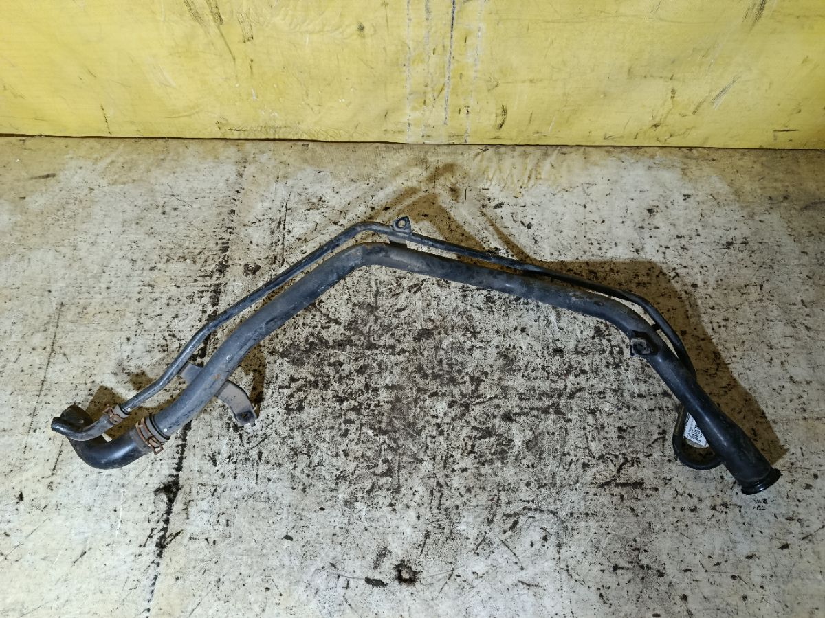 Заливная горловина топливного бака на Honda Freed GB3 L15A Фото 2