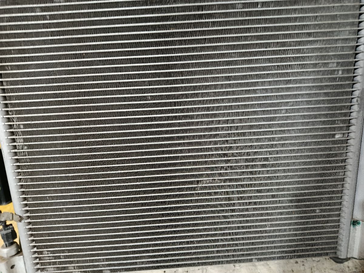 Радиатор ДВС на Nissan Note E12 HR12DDR Фото 2