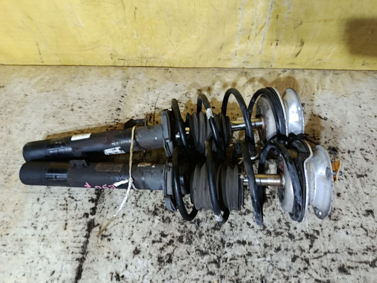 Стойка амортизатора на Bmw 3-Series E90 Фото 1