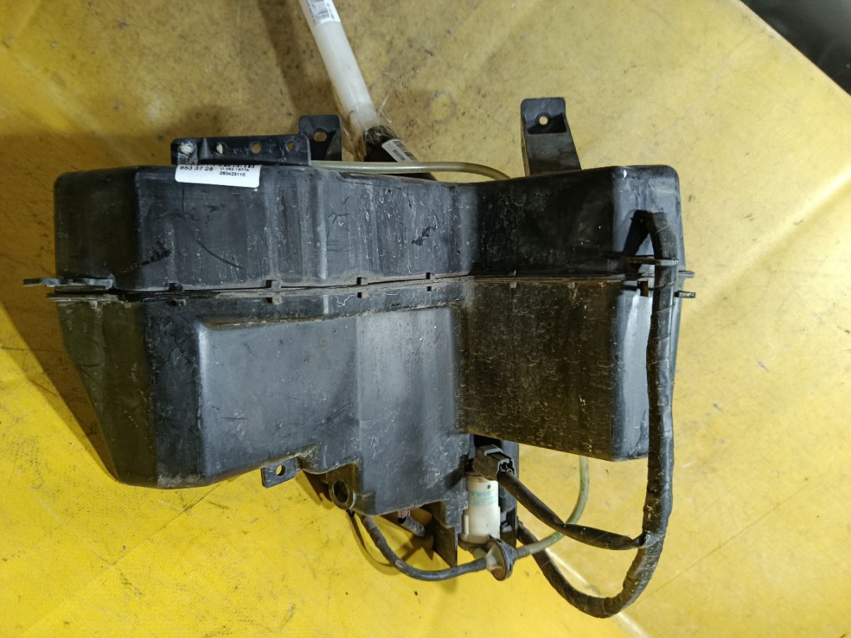 Бачок омывателя на Nissan Murano TNZ51 Фото 2