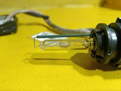 Блок розжига ксенона 85967-20010 на Toyota Noah ZRR70G Фото 3