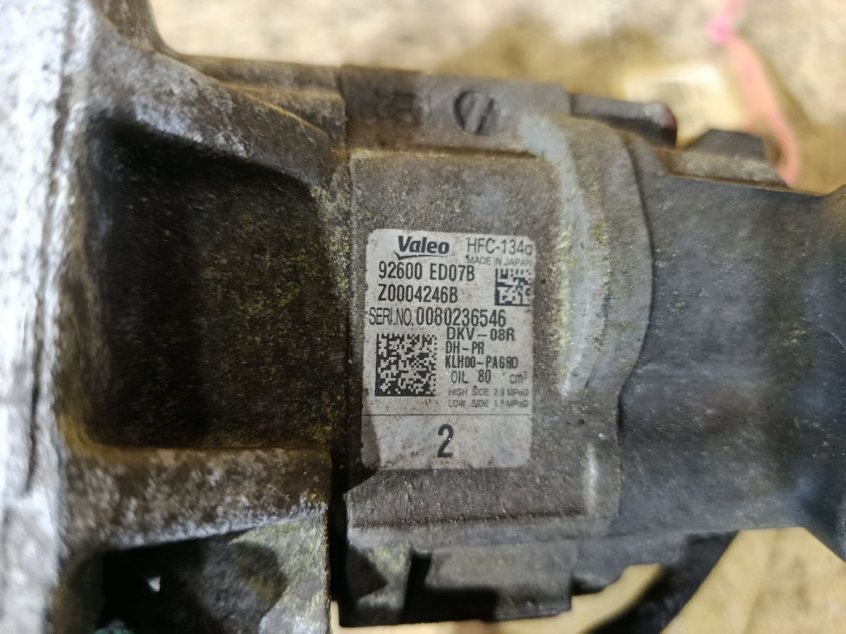 Компрессор кондиционера 92600-ED07B на Nissan Note E11 HR15DE Фото 3