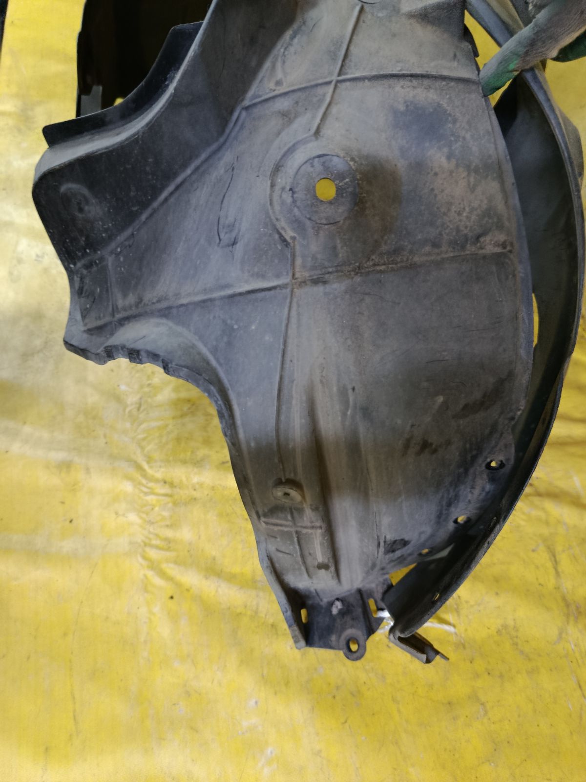 Подкрылок 63843-1U600, 63842-1U600 на Nissan Note E11 HR15DE Фото 7