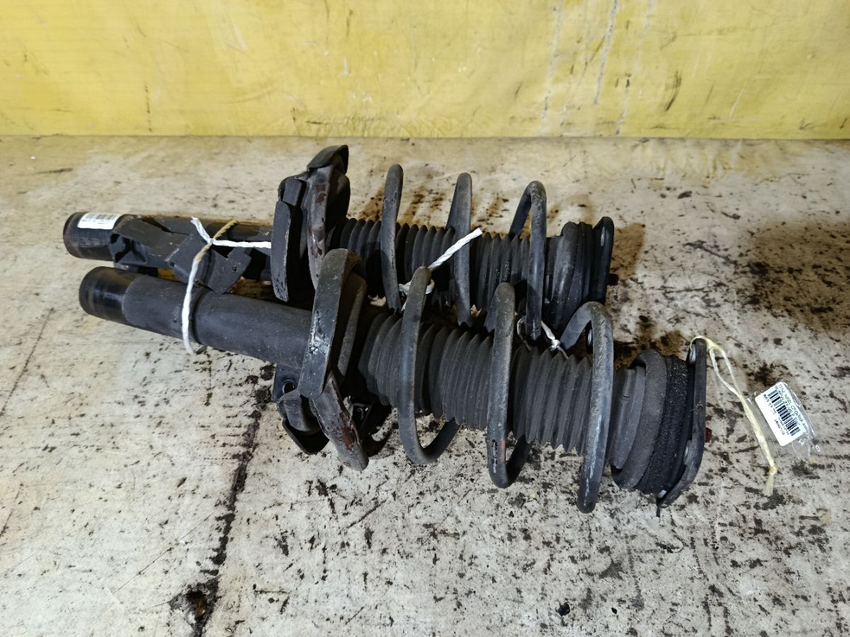 Стойка амортизатора на Mazda Axela BL5FW ZY-VE Фото 2