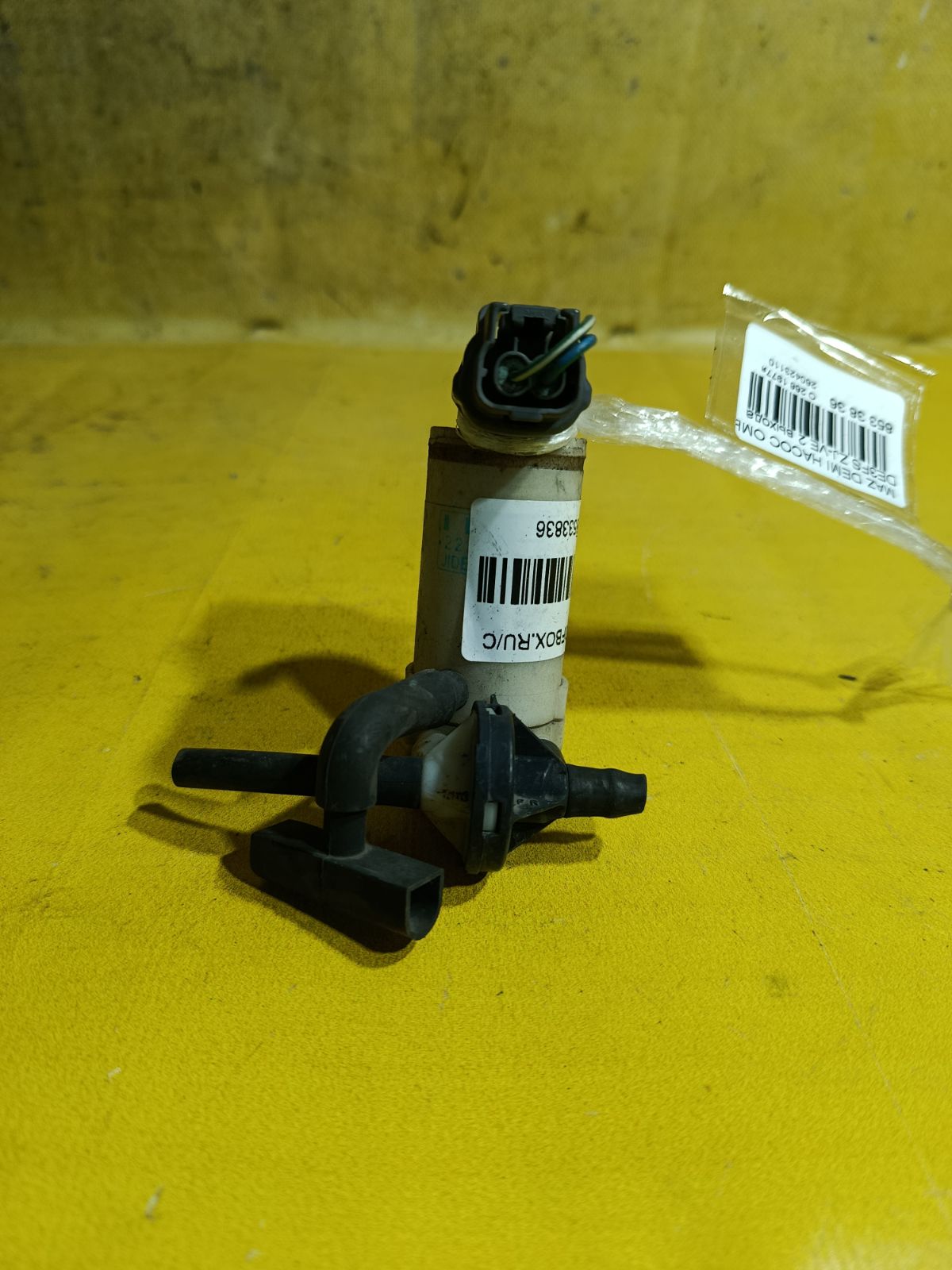 Насос омывателя стекла D651-67-482 на Mazda Demio DE3FS ZJ-VE Фото 2