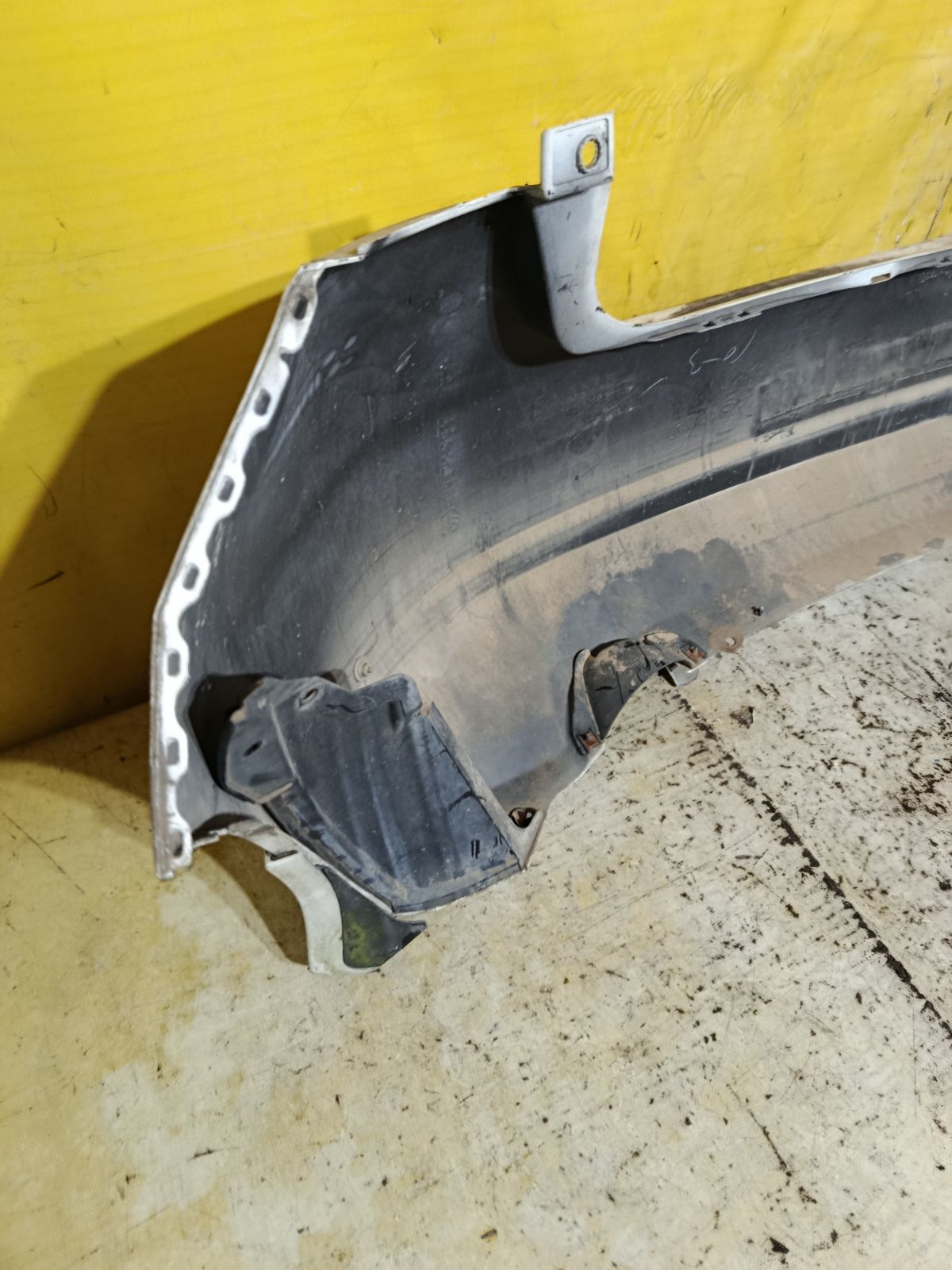 Бампер на Nissan Note E12 Фото 9