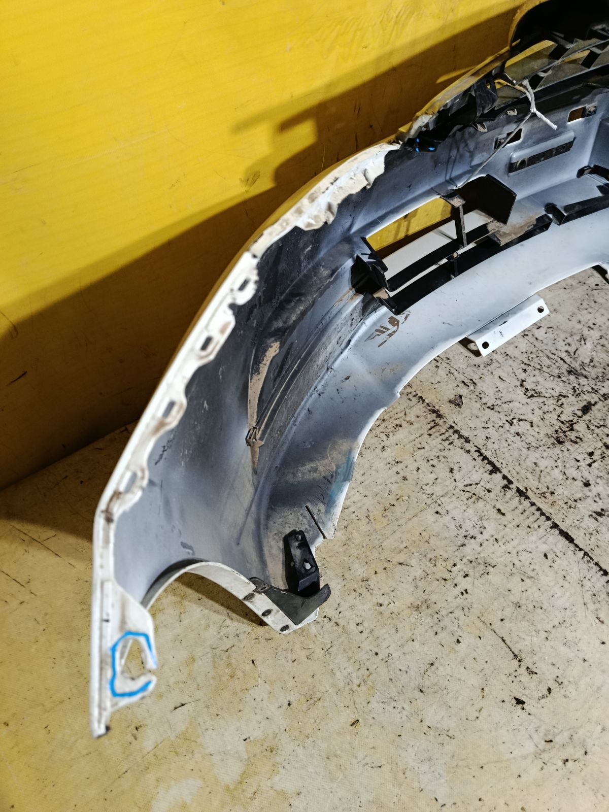 Бампер 62022-8A00X на Nissan Note E12 Фото 10