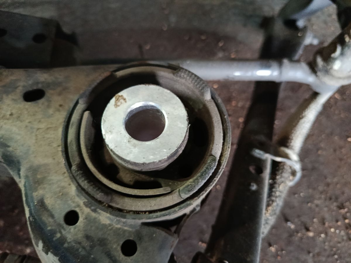 Балка подвески на Subaru Outback BR9 EJ25 Фото 9