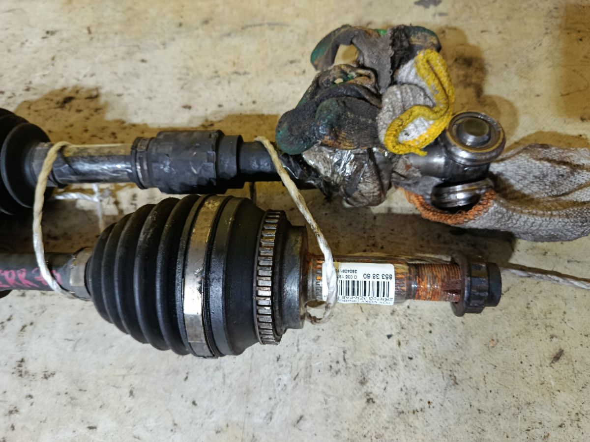 Привод на Toyota Voxy ZRR70G 3ZR-FAE Фото 3