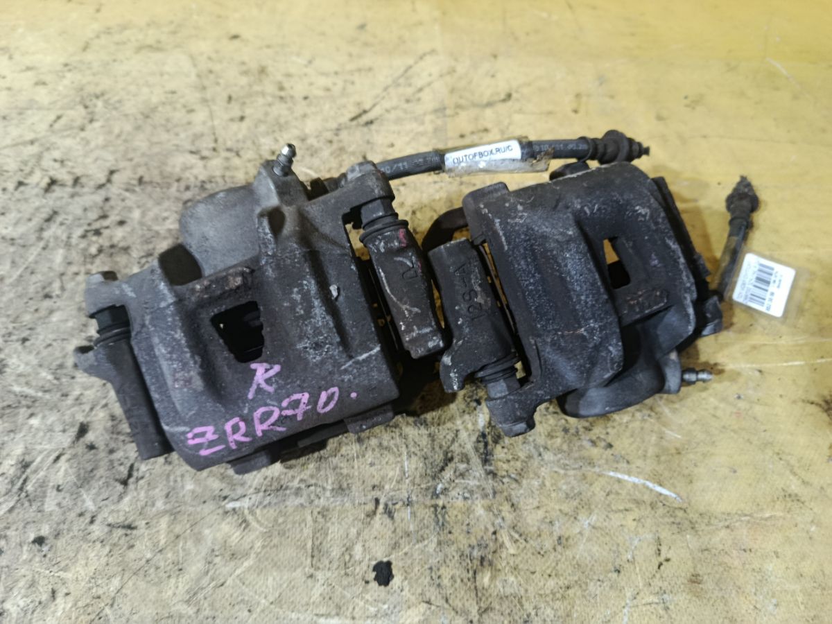 Суппорт на Toyota Voxy ZRR70G 3ZR-FAE Фото 2