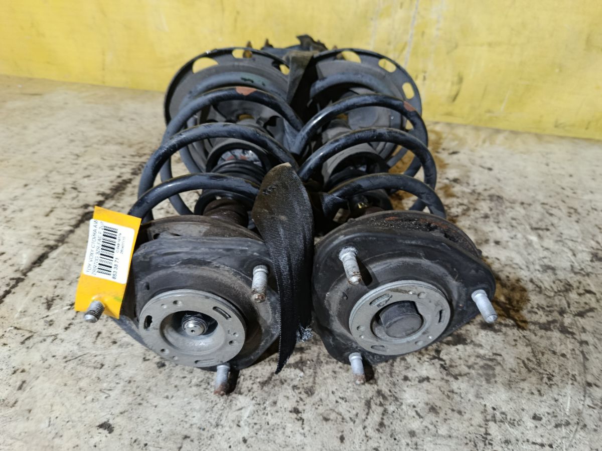 Стойка амортизатора на Toyota Voxy ZRR70G 3ZR-FAE Фото 3