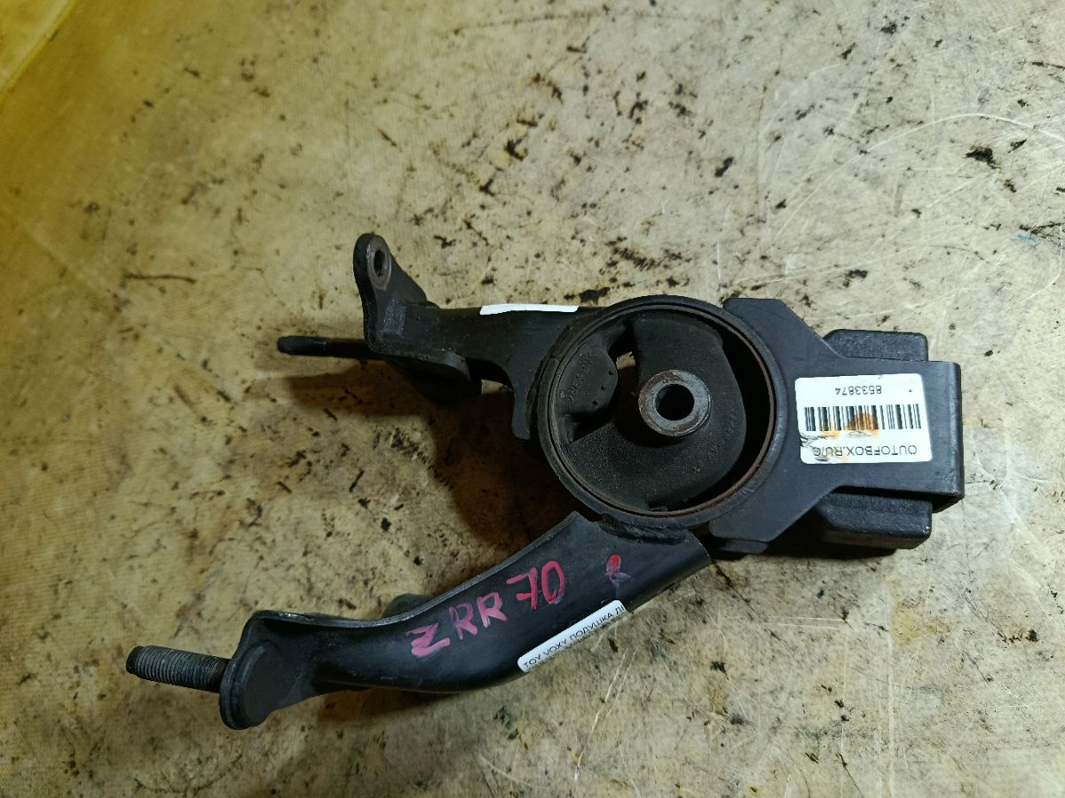 Подушка двигателя на Toyota Voxy ZRR70G 3ZR-FAE Фото 1