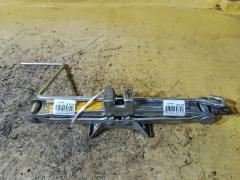 Домкрат на Toyota Corona Premio ST210 09111-20110