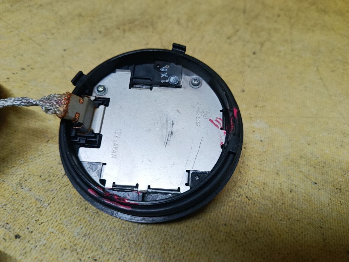 Блок розжига ксенона 85967-22080 на Toyota Noah ZRR70G Фото 2