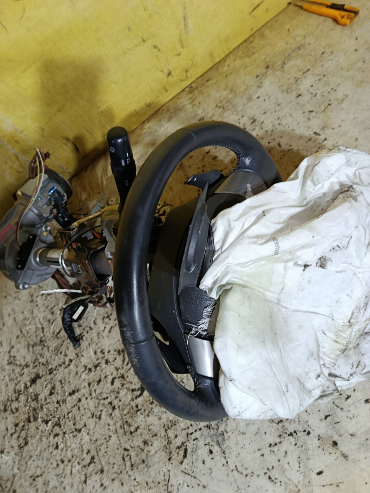 Рулевая колонка на Toyota Voxy ZRR70G Фото 3