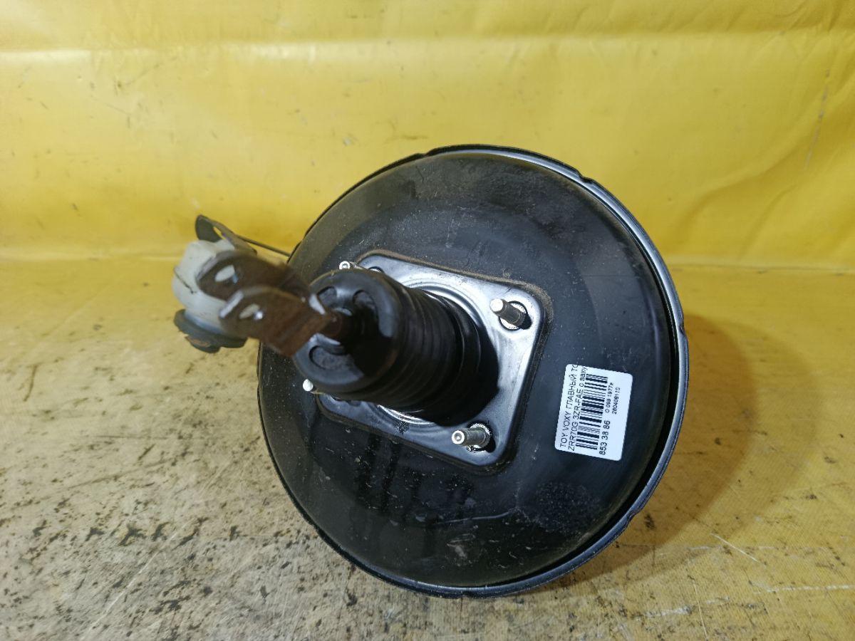 Главный тормозной цилиндр на Toyota Voxy ZRR70G 3ZR-FAE Фото 2