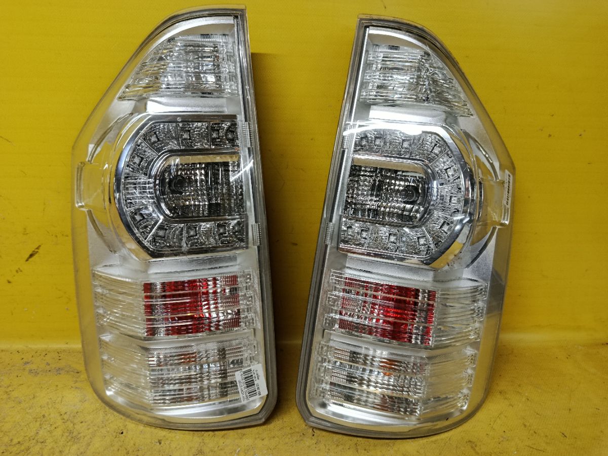Стоп 28-220 28-220, на Toyota Voxy ZRR70G Фото 1
