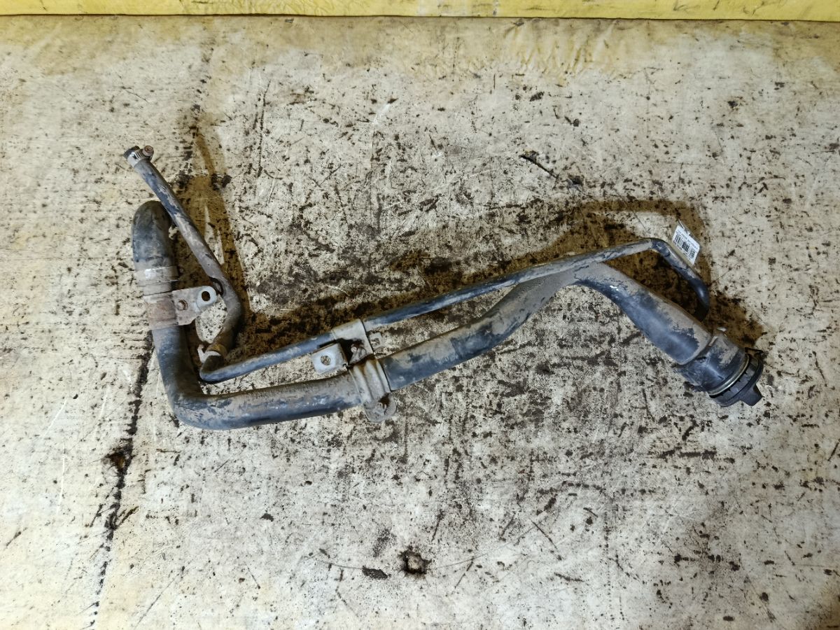 Заливная горловина топливного бака 77201-52100 на Toyota Probox NCP51V 1NZ-FE Фото 1