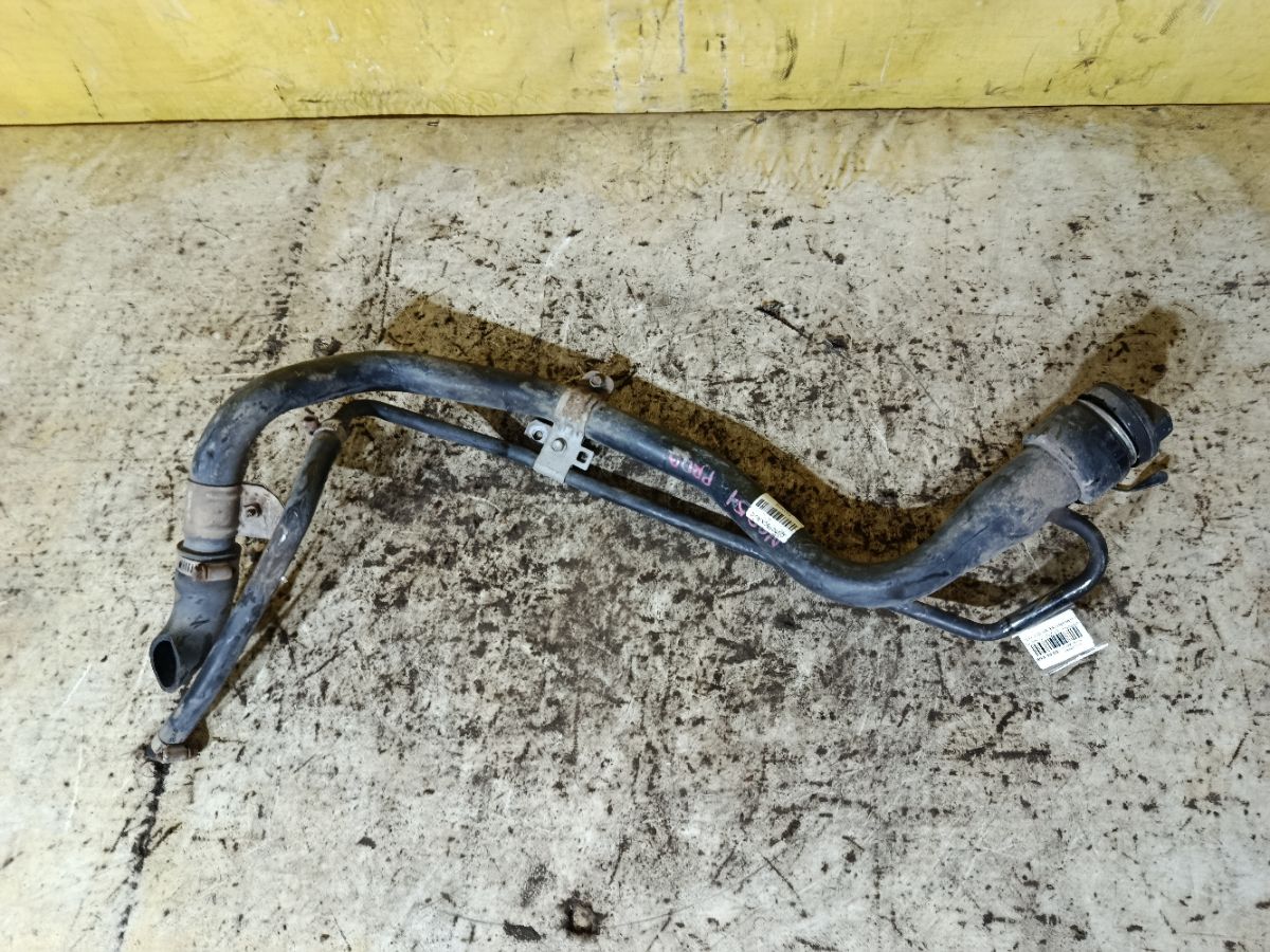 Заливная горловина топливного бака 77201-52100 на Toyota Probox NCP51V 1NZ-FE Фото 2