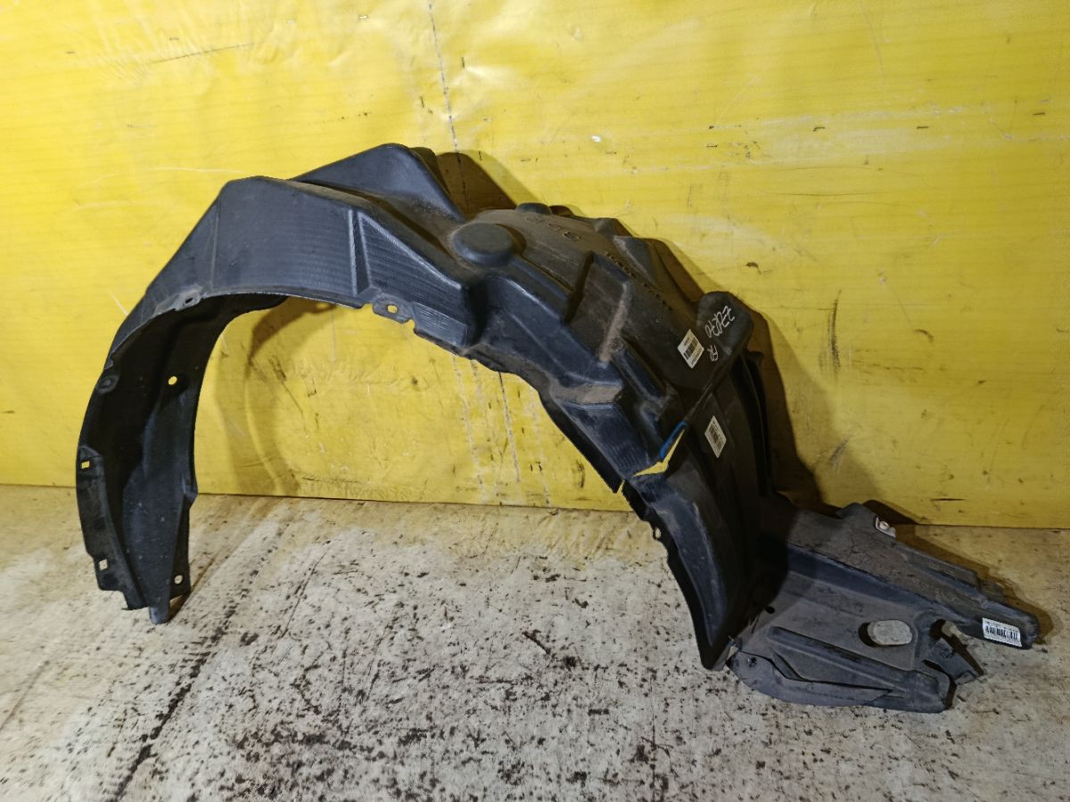 Подкрылок 53875-28201 на Toyota Voxy ZRR70G 3ZR-FAE Фото 1