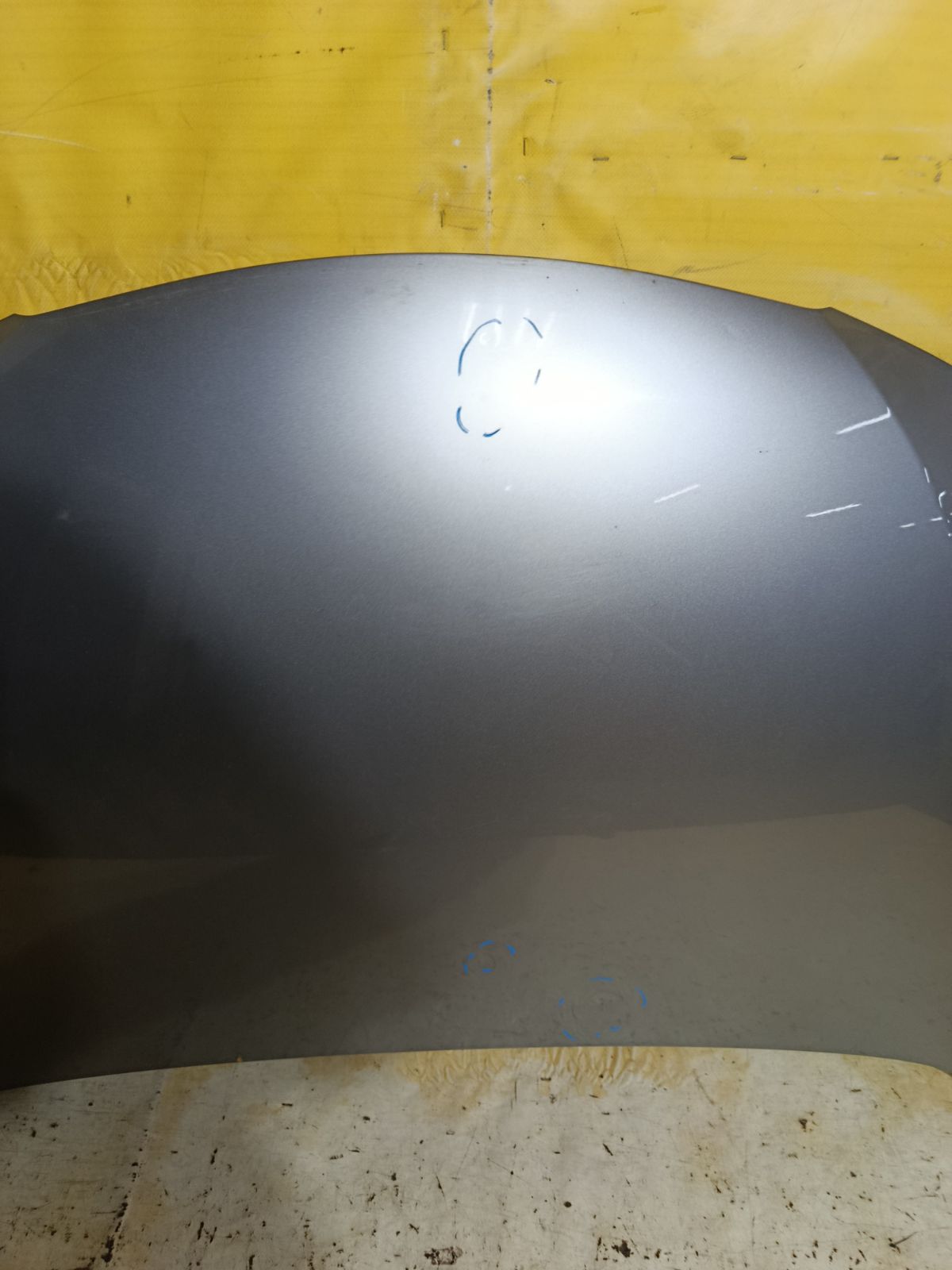 Капот 05031967, 12302101, 160108, 2741660, 3421280A1, 453303, 453303J, 5605000, 6803003421280P, 8120189, 931800, 99C30, D6Y1-52-31X, FP 4420 280, GD99C30, L04472, MV D6Y15231X, MVD6Y15231X, MZ0201A, MZ20052A, MZ20052AJ, MZ20052AQ, MZ20052AV, MZ3093100, MZ3093130, MZ51101500000, MZX0207330, PMZ20052A, STMZ520150, YRJ10M208001 на Mazda Demio DE3FS Фото 3