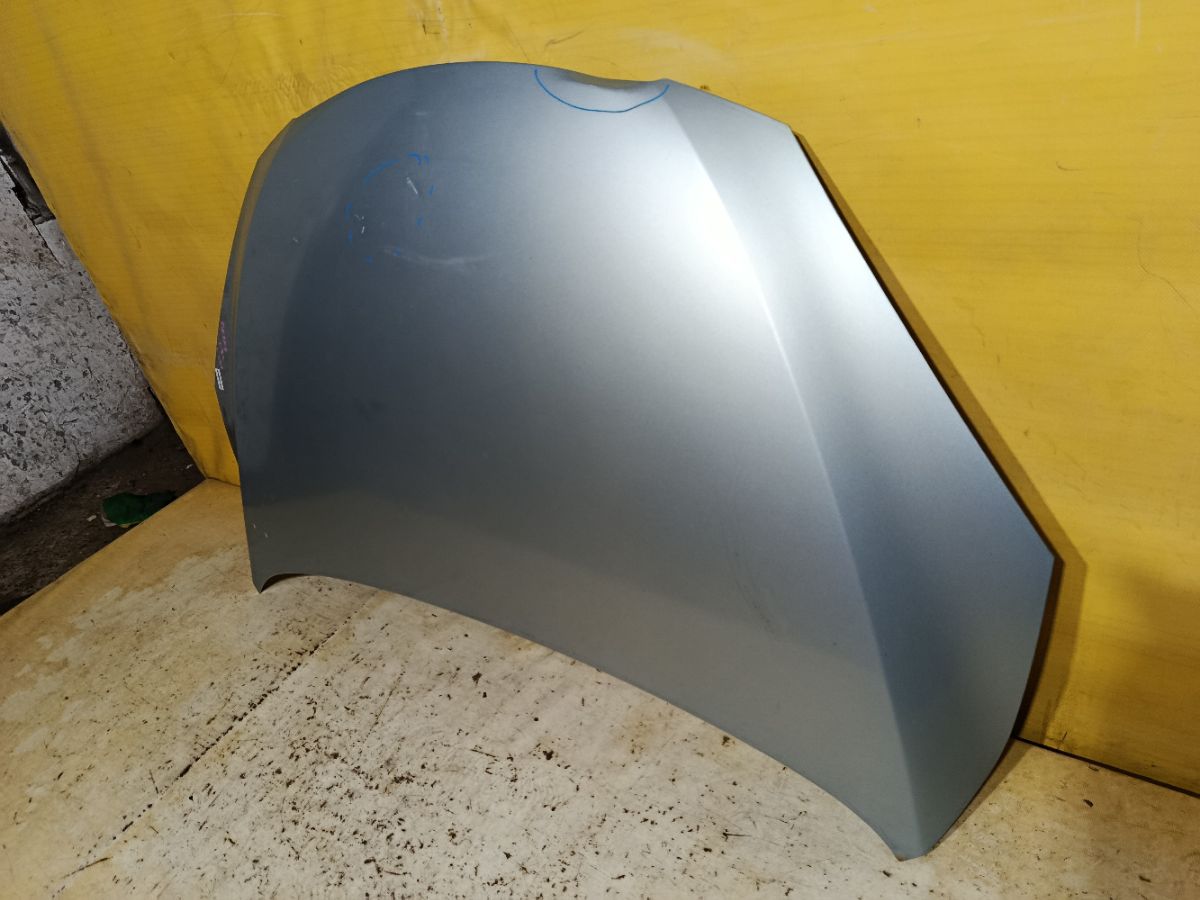 Капот 05031967, 12302101, 160108, 2741660, 3421280A1, 453303, 453303J, 5605000, 6803003421280P, 8120189, 931800, 99C30, D6Y1-52-31X, FP 4420 280, GD99C30, L04472, MV D6Y15231X, MVD6Y15231X, MZ0201A, MZ20052A, MZ20052AJ, MZ20052AQ, MZ20052AV, MZ3093100, MZ3093130, MZ51101500000, MZX0207330, PMZ20052A, STMZ520150, YRJ10M208001 на Mazda Demio DE3FS Фото 3