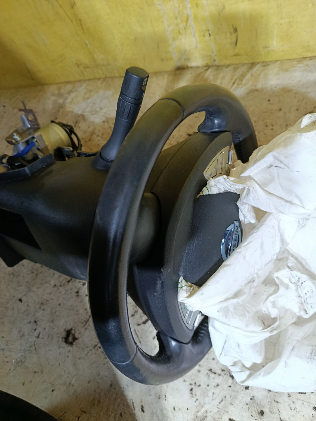 Рулевая колонка на Nissan Leaf AZE0 Фото 4