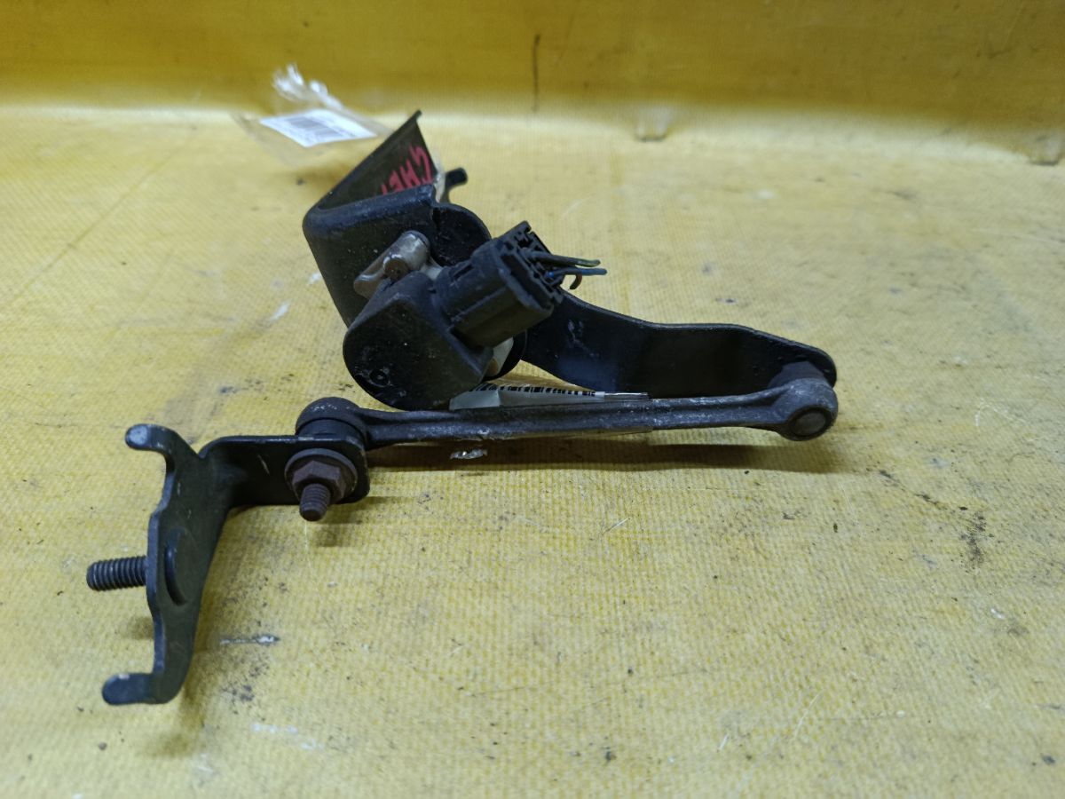 Датчик регулировки наклона фар на Mazda Atenza GHEFW Фото 1