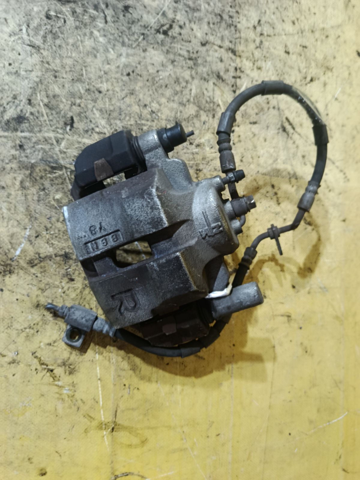 Суппорт на Mazda Atenza GY3W L3-VE Фото 1