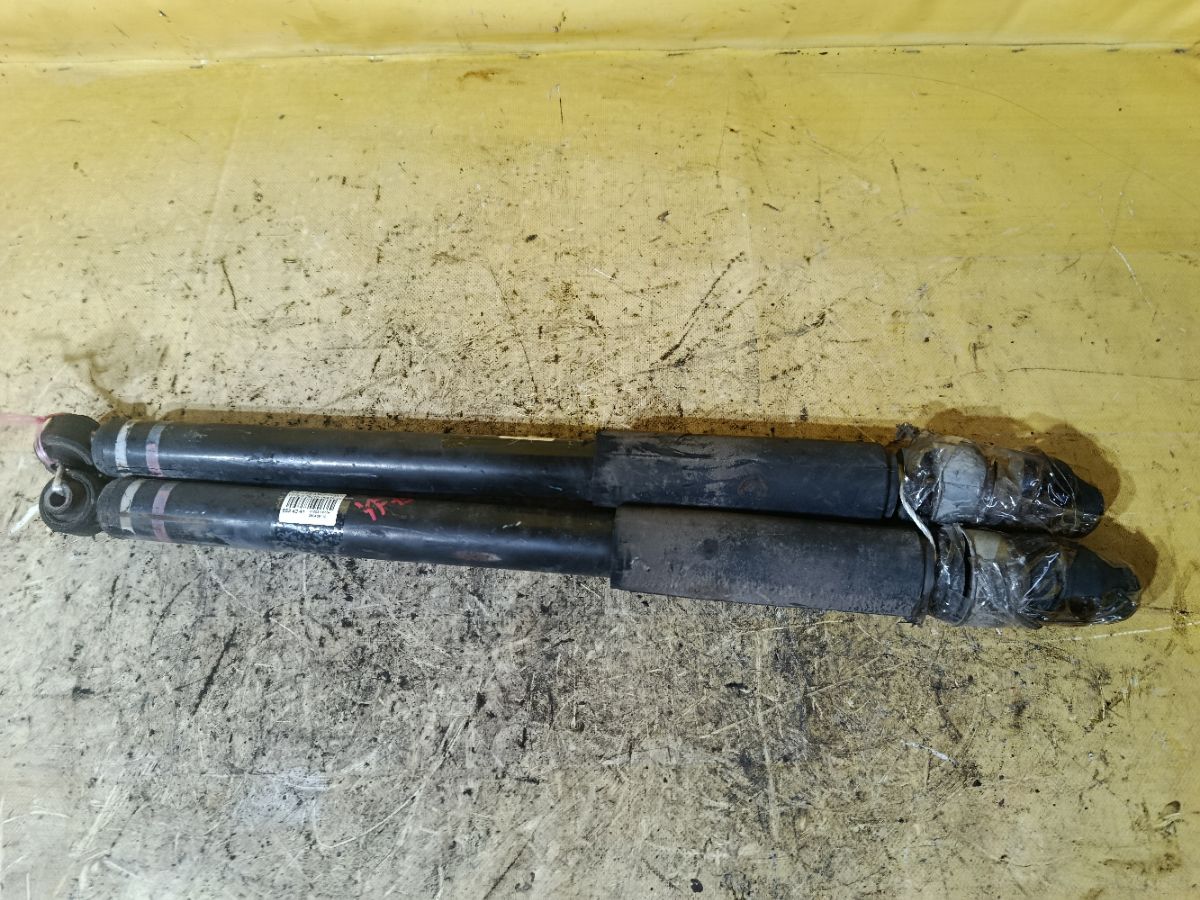 Амортизатор 56210-1KA2A на Nissan Juke YF15 Фото 1