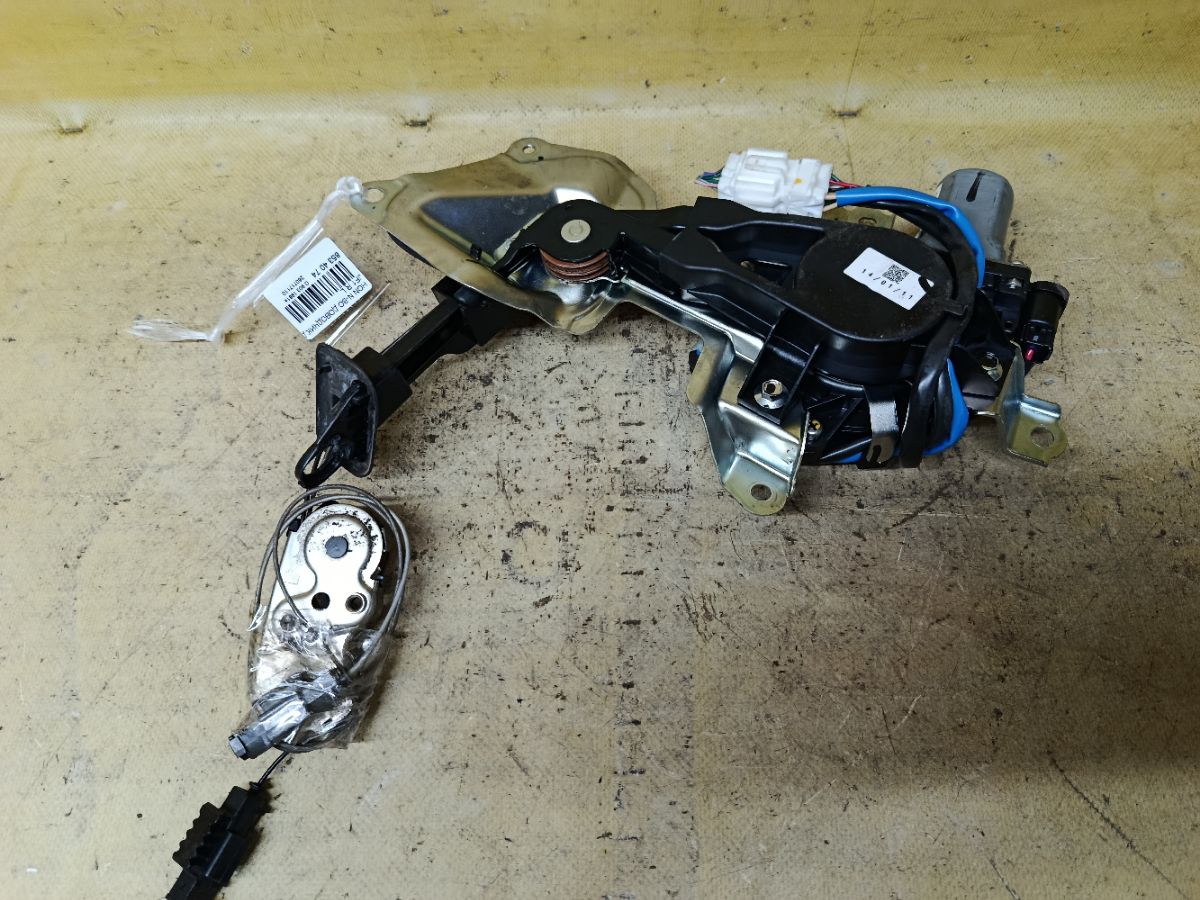 Доводчик двери на Honda N-Box JF1 Фото 1