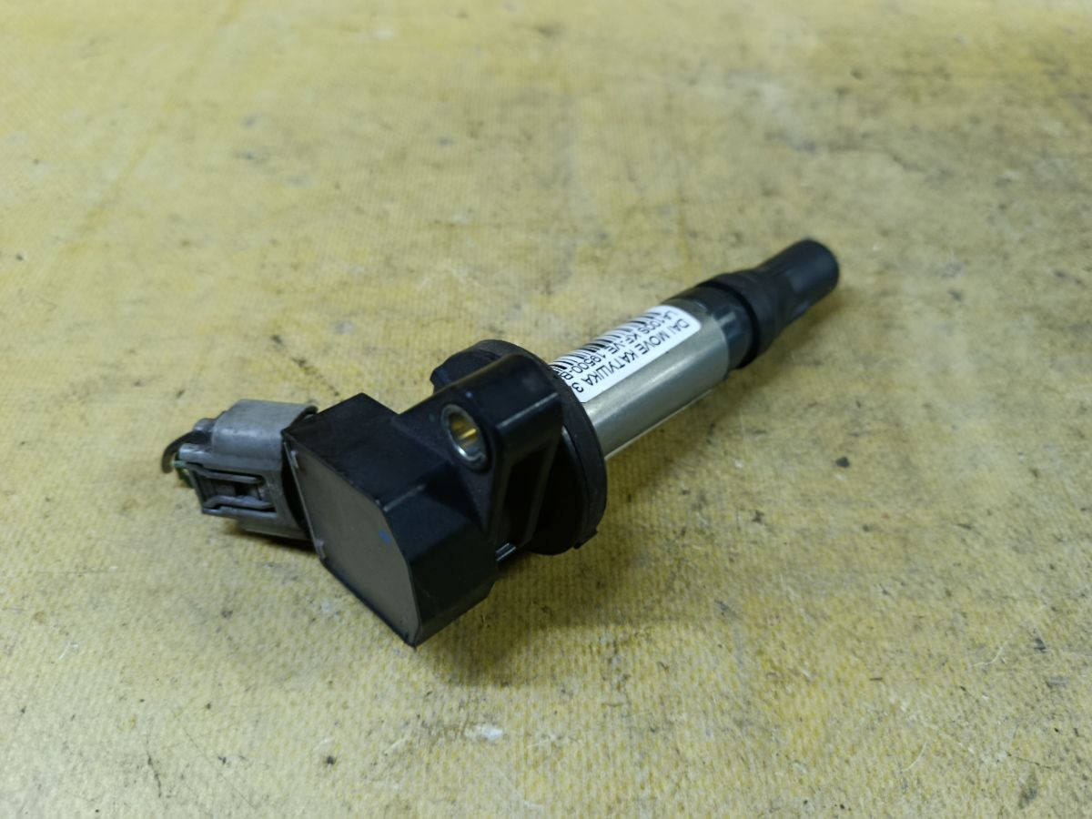 Катушка зажигания 19500-B2050 на Daihatsu Move LA100S KF-VE Фото 1