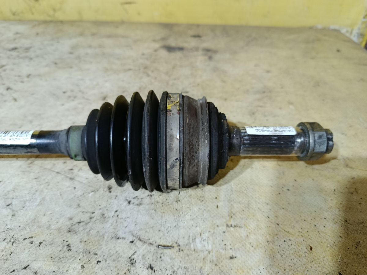 Привод на Daihatsu Move LA100S KF-VE Фото 2